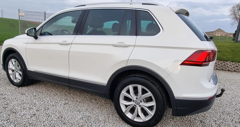 Volkswagen Tiguan cena 122987 przebieg: 152000, rok produkcji 2019 z Piaski małe 596